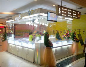 深圳中高端珠宝钟表展柜定制指南 甄选专业工厂，打造品牌形象