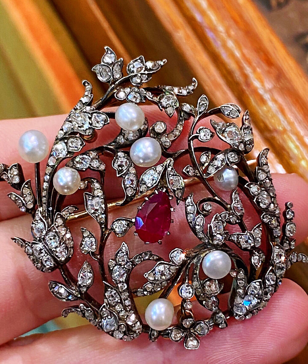 古董珠宝与钟表的永恒魅力